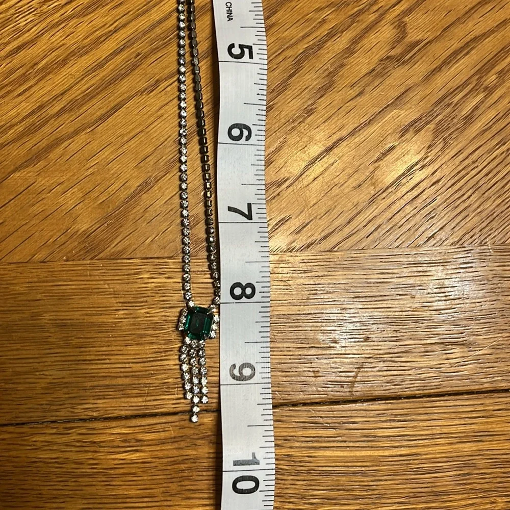 Vintage Clear and Emerald Green Rhinestone Necklace - Picture 5 of 5